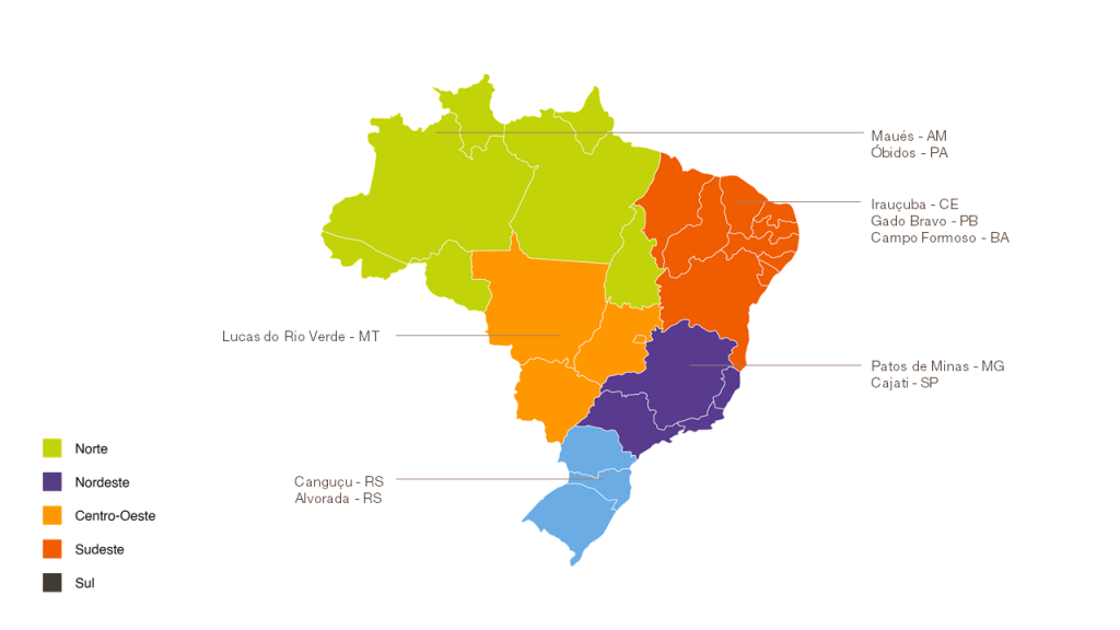 Imagem do mapa do Brasil dividido entre as macrorregiões. Norte em verde, Nordeste em vermelho, Sudeste roxo, Centro-Oeste laranja e a região Sul em azul. Fim da descrição. 